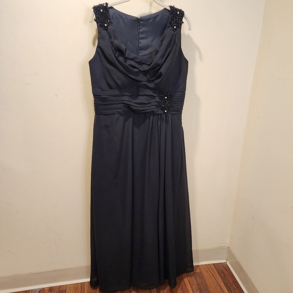 Women's Black Floor Length Gown Evening Formal Dress Fits M - Picture 11 of 11